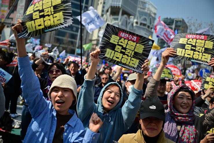Jutaan Warga Korea Selatan Rayakan Pemakzulan Presiden Yoon Suk Yeol