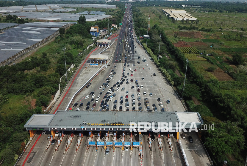 Kepolisian Tetapkan Contra Flow di Tol Japek Arah Cikampek