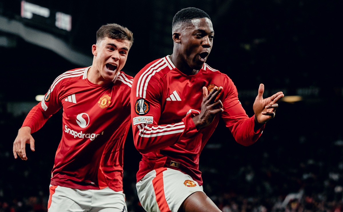 Manchester United vs Lyon Manchester United Tampilkan Tifo Never Gonna Stop dan Kemenangan Dramatis atas Lyon