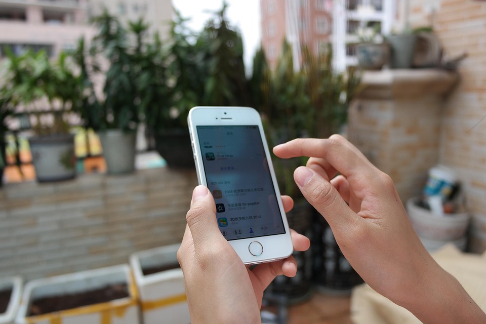 Memulai Pengembangan Aplikasi iOS: Panduan Lengkap untuk Pengembang Mobile Pemula di Ekosistem Apple