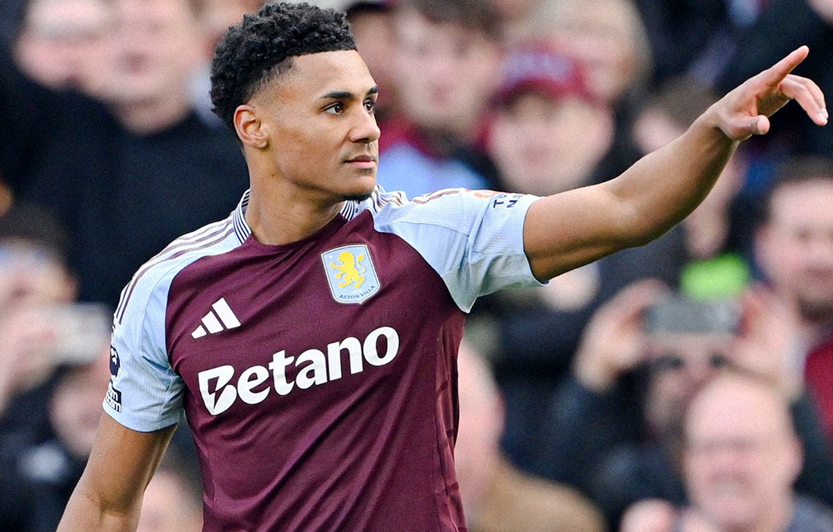 Ollie Watkins Ungkap Kekecewaan Usai Dicadangkan Lawan PSG, Balas dengan Gol Cepat dan Assist Lawan Newcastle