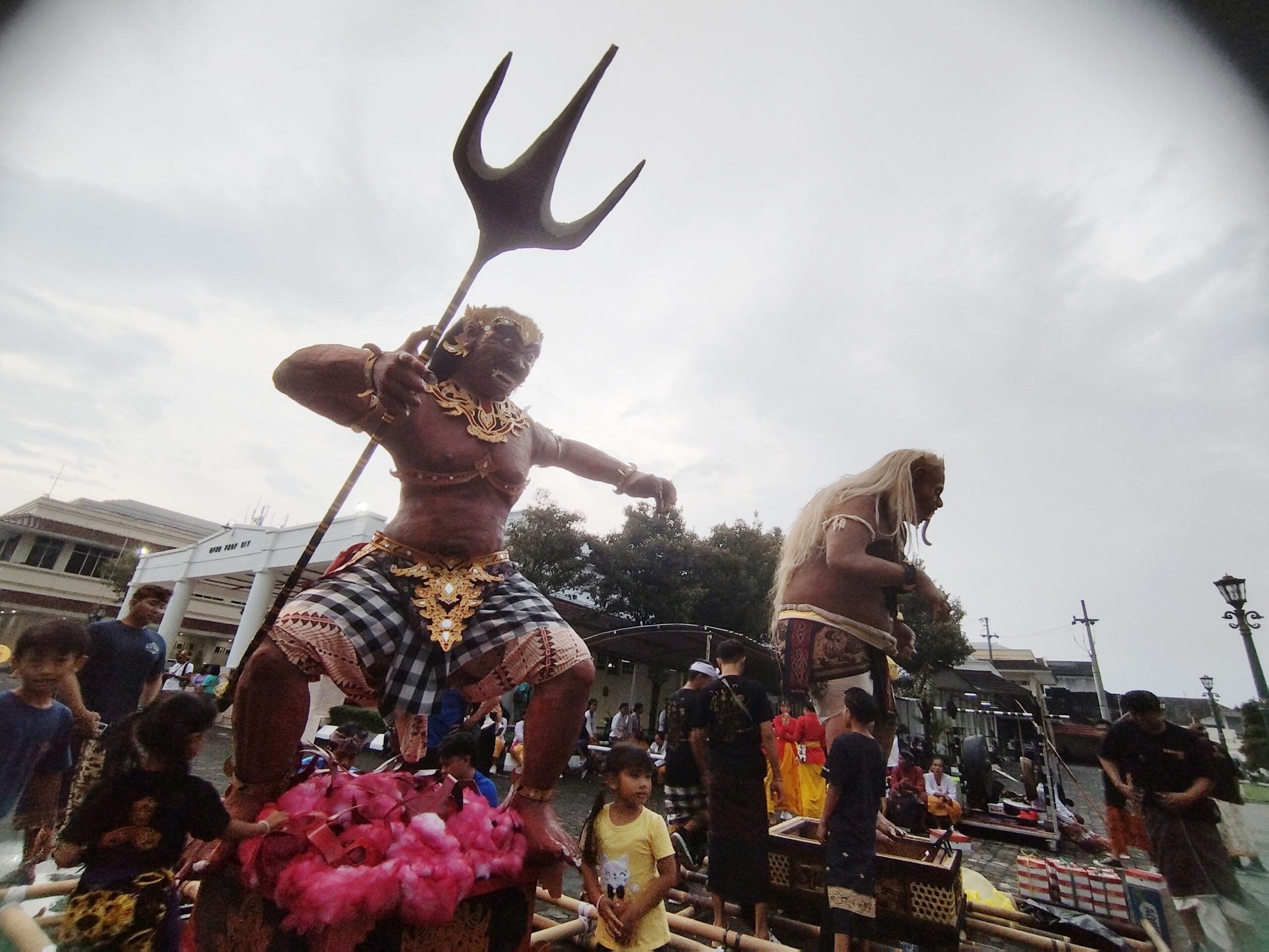 Pawai Ogoh-Ogoh dan Bergodo Semarakkan Suasana Malioboro