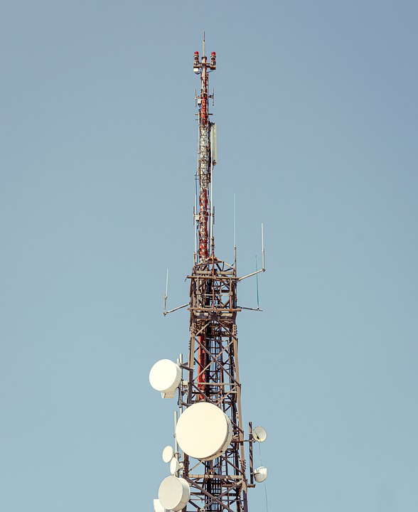 Perkembangan Telekomunikasi Seluler di Indonesia dan Dampaknya Terhadap Masyarakat
