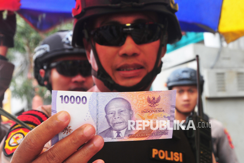 Polisi Tangkap Wanita Punya Uang Palsu Rp 40 Juta di Kemang