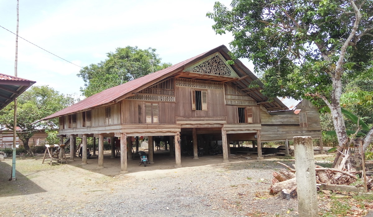 Rumah Adat Arsitektur Budaya yang Unik