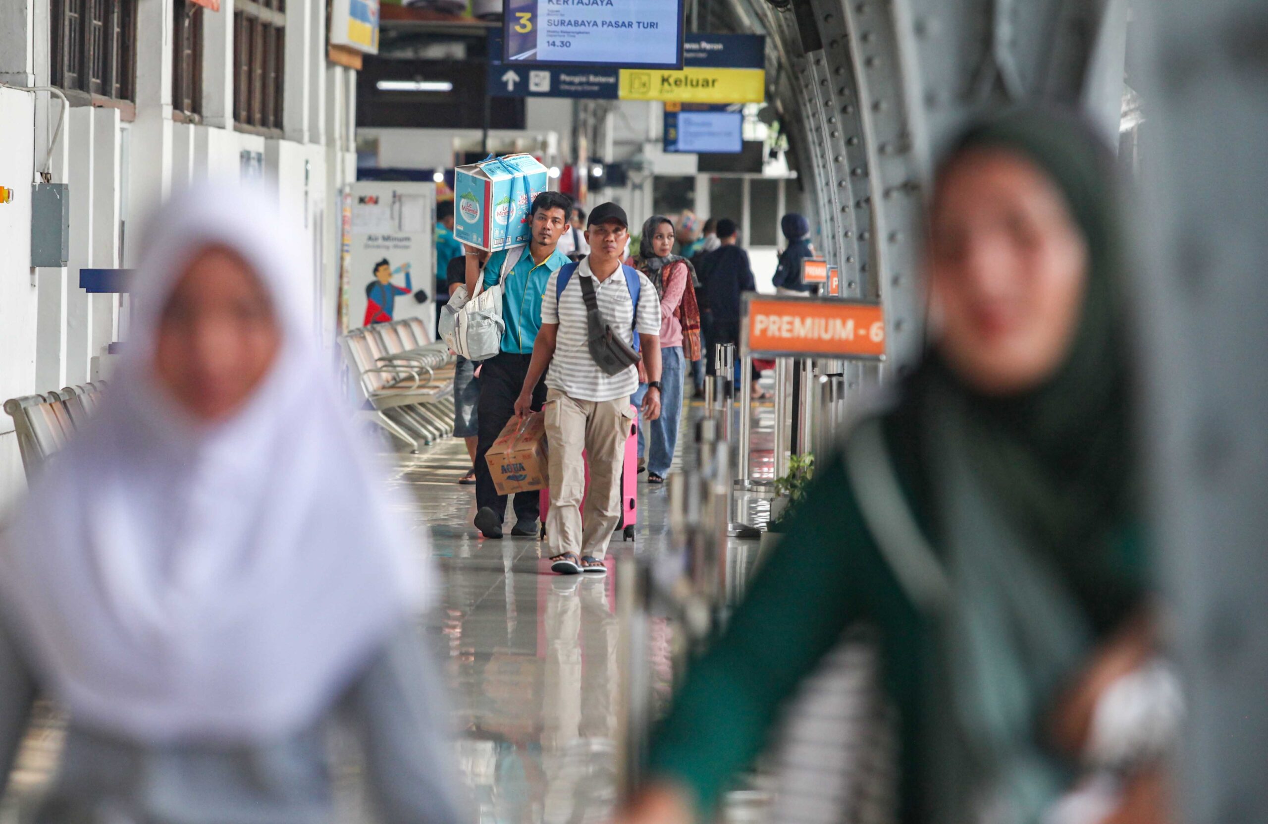 Stasiun Pasar Senen Mencatat Pemudik H2 Lebaran Capai 26 Ribu