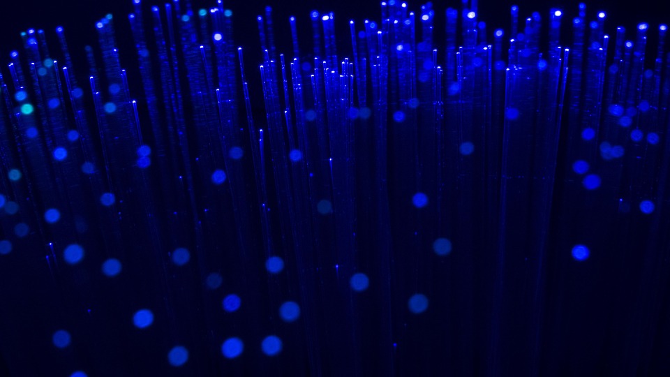Teknologi Fiber Optik: Pondasi Jaringan Komunikasi Masa Kini
