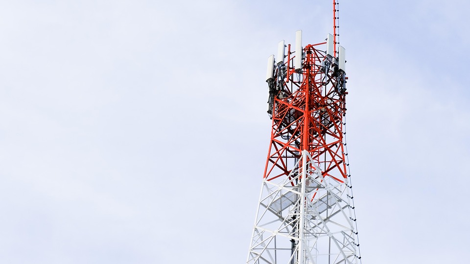 Telekomunikasi Seluler Era Digital: Peluang dan Tantangan di Indonesia
