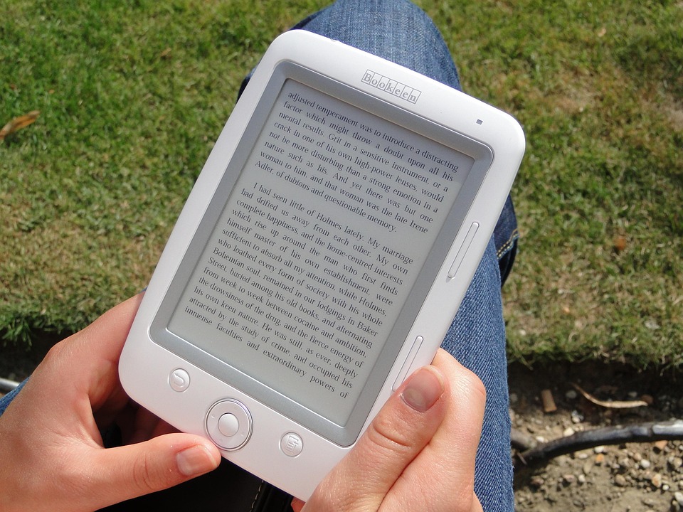 E-Reader Tahan Air: Solusi Membaca Tanpa Batas di Segala Cuaca