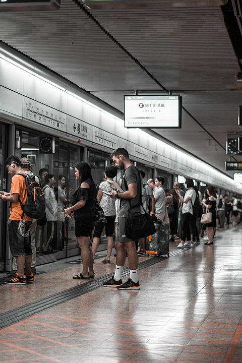 Perjalanan Kereta yang Menyuguhkan Pemandangan Indah