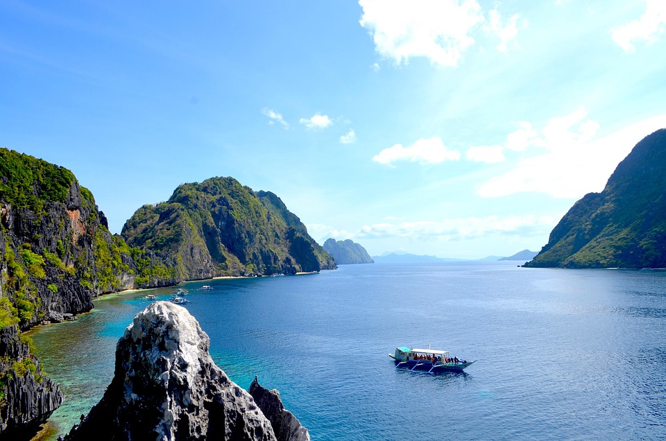 Menjelajahi Keindahan Pulau-Pulau: Hopping Pulau Terbaik di Indonesia