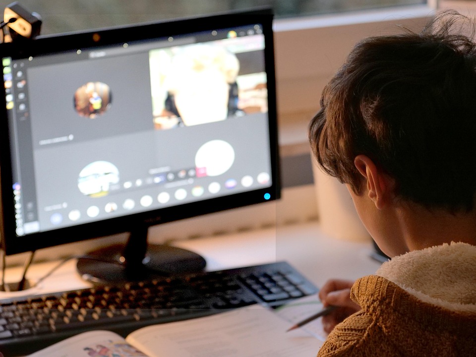 Pembelajaran Terdistribusi menggunakan Federated Learning di Era Digital