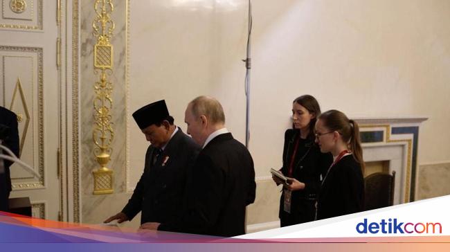 Pujian Putin ke Buku ‘Kepemimpinan Militer’ Prabowo